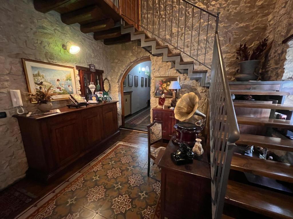 Antica Dimora Historic Building Bed and Breakfast Enna Buitenkant foto